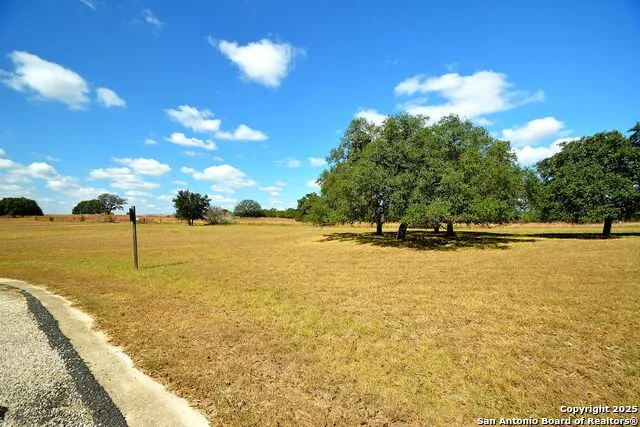 936 Saddle Club Dr Kerrville, TX 78028